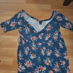 Torrid size 4 tunic- ruched bust 3/4 sleeve